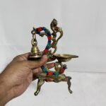 Brass South Indian Mina kari prodip - 7 inchi  - 400 gram - Image 3
