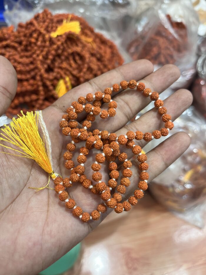 প্রিমিয়াম কোয়ালিটির রুদ্রাক্ষ জপমালা ৫ মুখী - Image 3